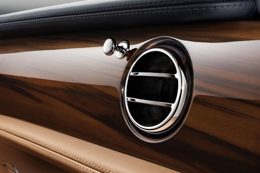 Детали интерьера Bentley Mulsanne 2016 года  (фото 32 из 33)